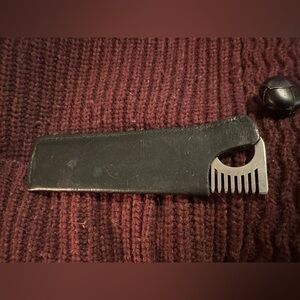 Sleek Ashland Leather Chicago Hair and Beard Comb with Case
